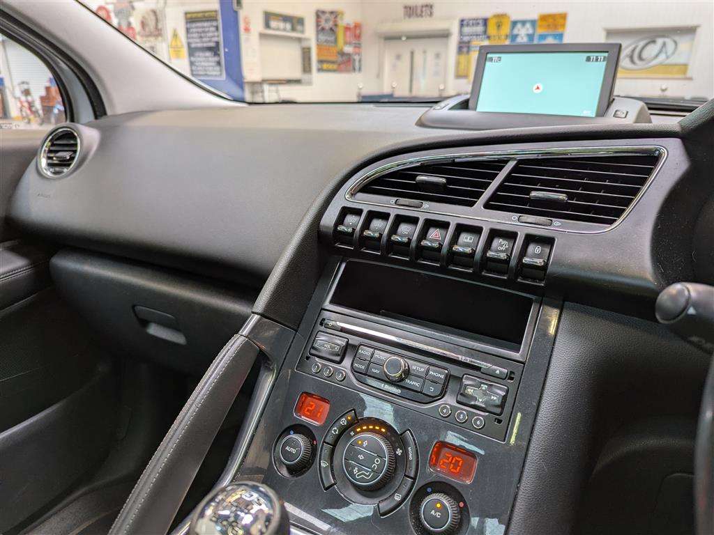 <p>2014 PEUGEOT 3008 ALLURE HDI</p>