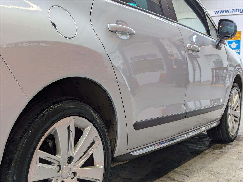 <p>2014 PEUGEOT 3008 ALLURE HDI</p>