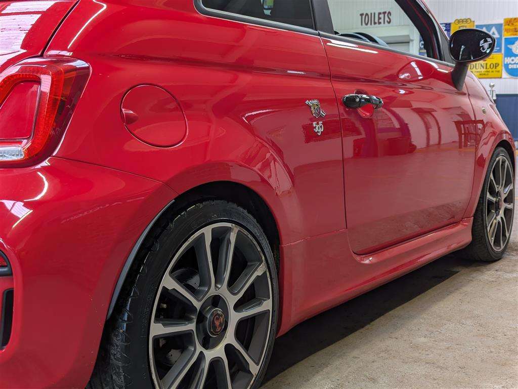 <p>2017 ABARTH 595 TURISMO</p>