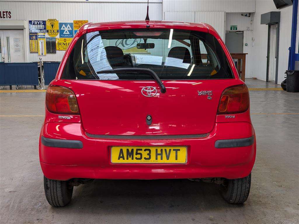<p>2003 TOYOTA YARIS T2</p>