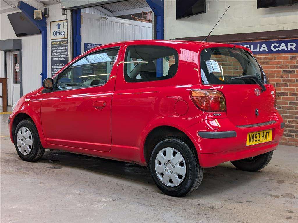 <p>2003 TOYOTA YARIS T2</p>