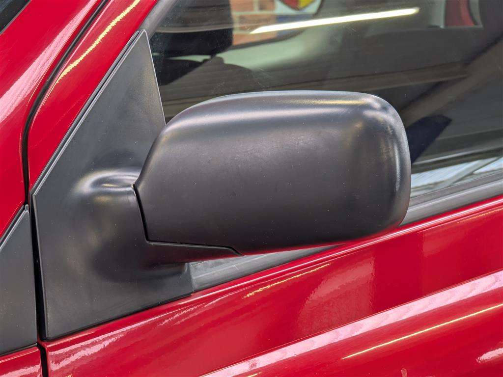 <p>2003 TOYOTA YARIS T2</p>