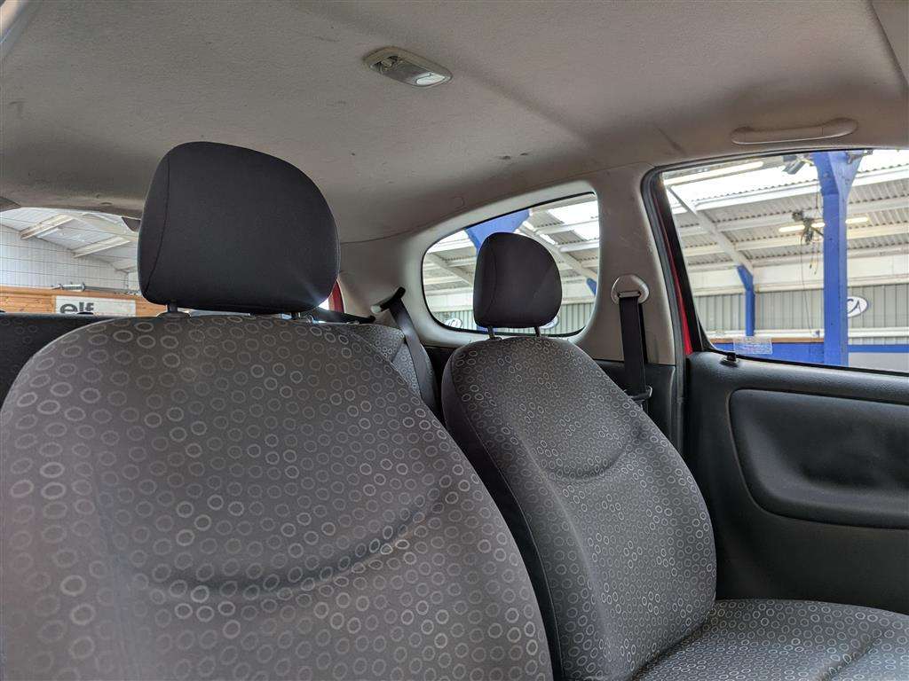 <p>2003 TOYOTA YARIS T2</p>