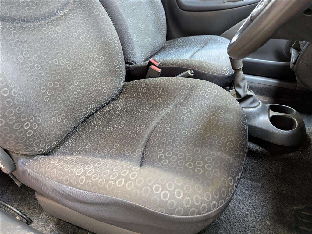 <p>2003 TOYOTA YARIS T2</p>