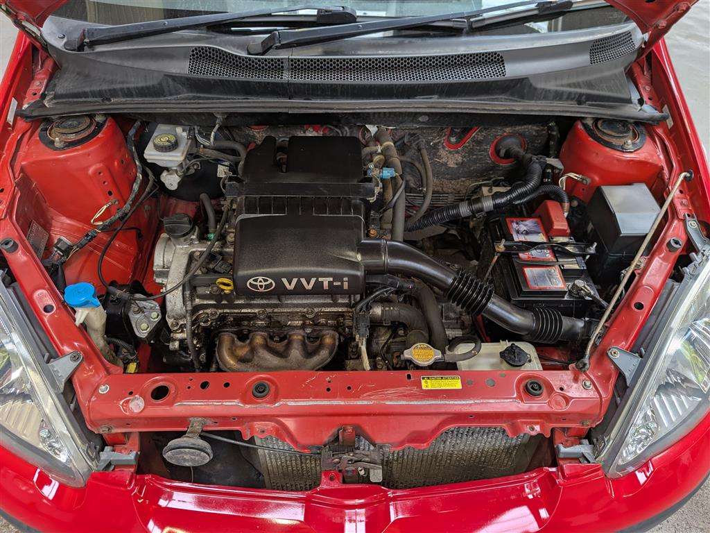 <p>2003 TOYOTA YARIS T2</p>