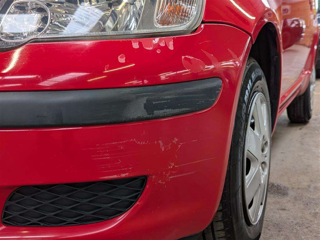 <p>2003 TOYOTA YARIS T2</p>