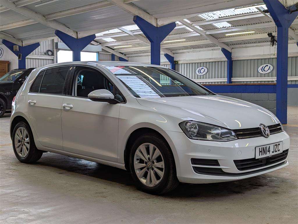 <p>2014 VOLKSWAGEN GOLF SE BLUEMOTION TECH T</p>