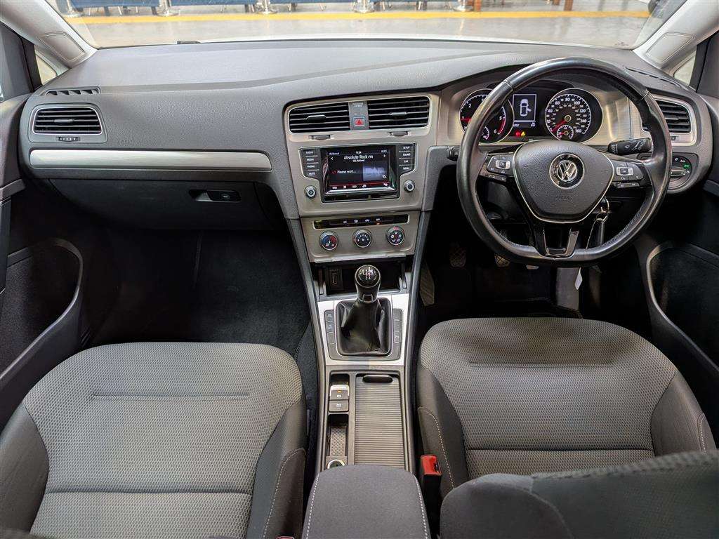 <p>2014 VOLKSWAGEN GOLF SE BLUEMOTION TECH T</p>