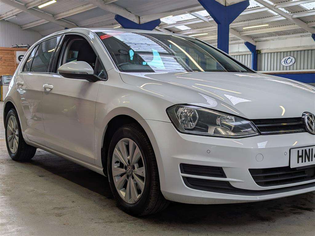 <p>2014 VOLKSWAGEN GOLF SE BLUEMOTION TECH T</p>