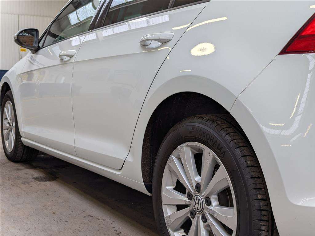 <p>2014 VOLKSWAGEN GOLF SE BLUEMOTION TECH T</p>