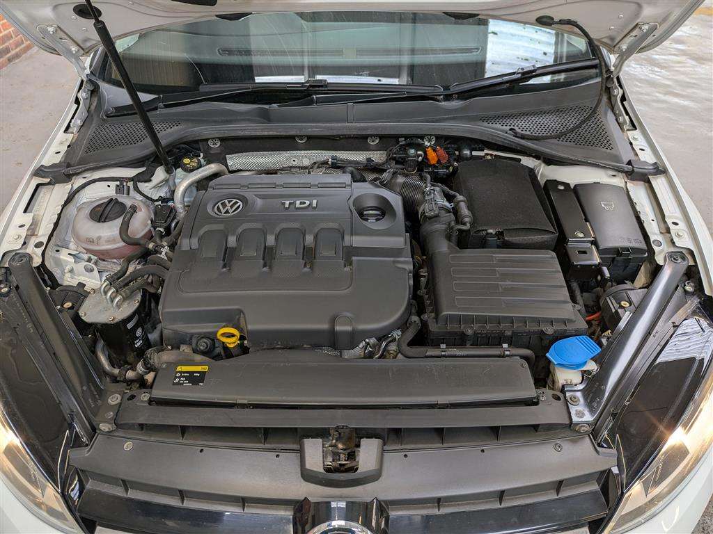 <p>2014 VOLKSWAGEN GOLF SE BLUEMOTION TECH T</p>