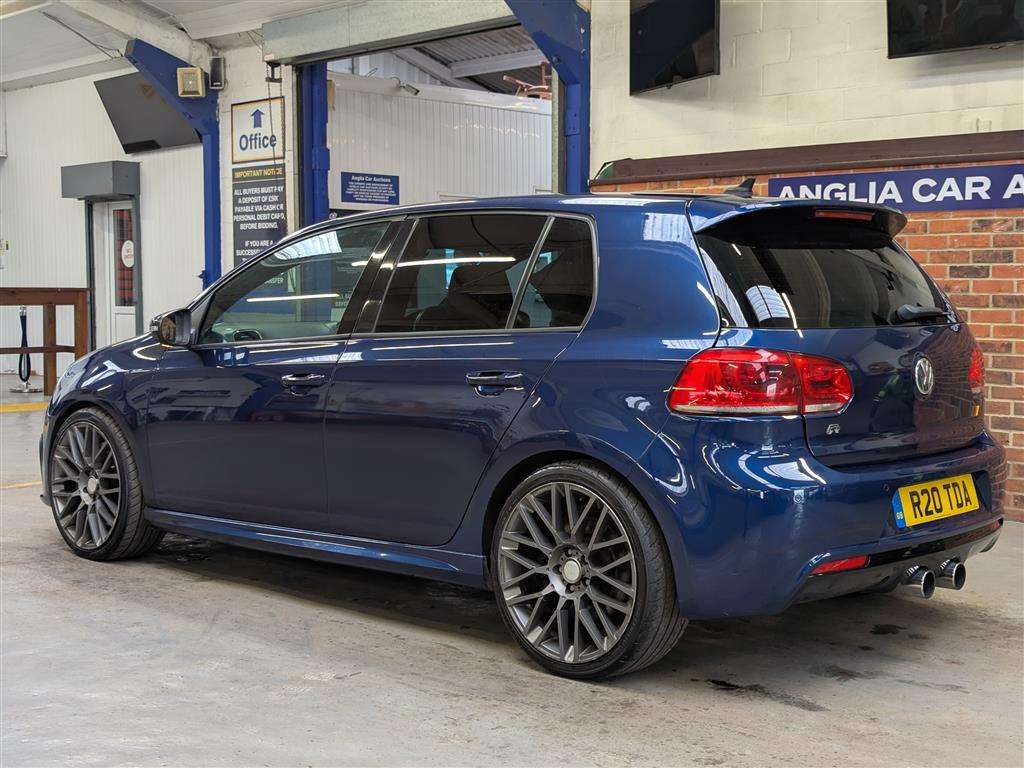 <p>2010 VOLKSWAGEN GOLF R DSG S-A</p>