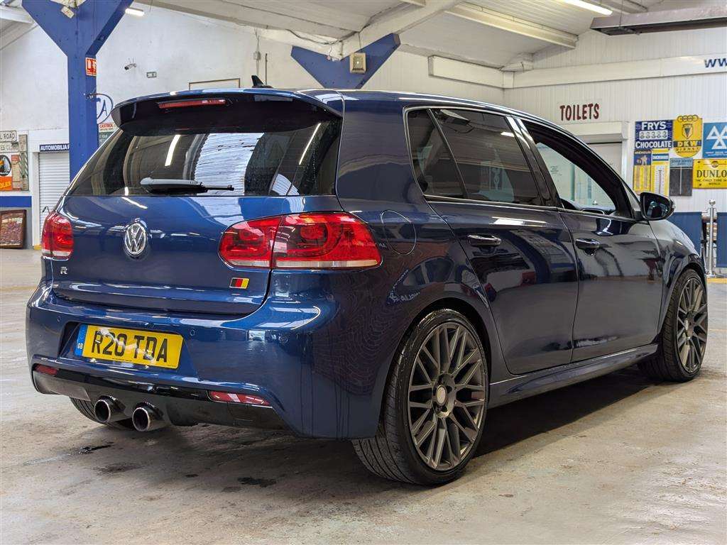 <p>2010 VOLKSWAGEN GOLF R DSG S-A</p>