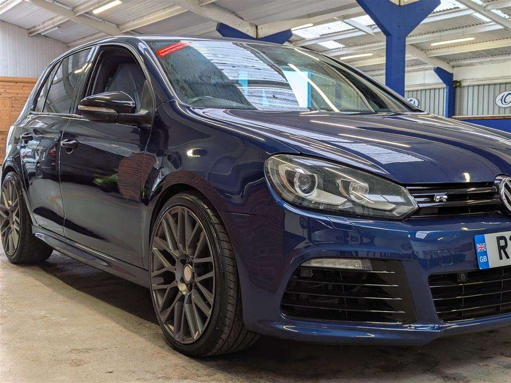 <p>2010 VOLKSWAGEN GOLF R DSG S-A</p>