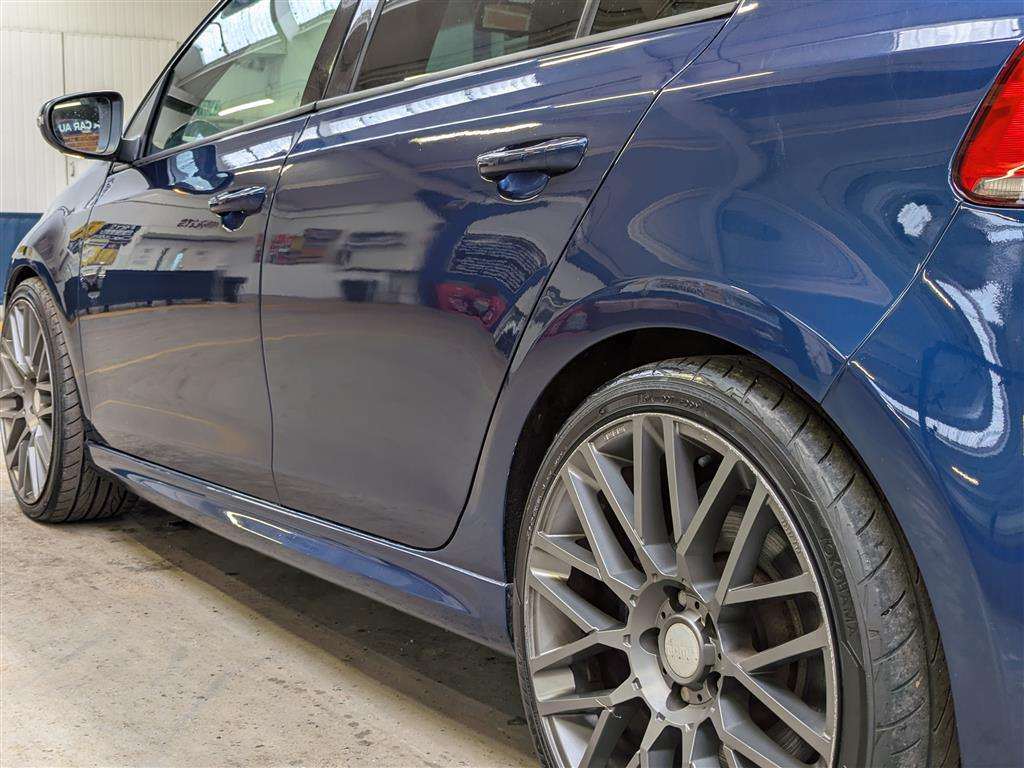 <p>2010 VOLKSWAGEN GOLF R DSG S-A</p>