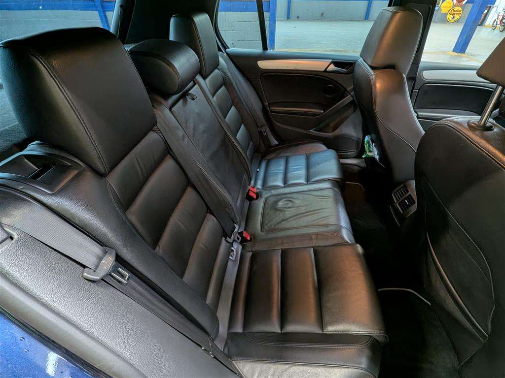 <p>2010 VOLKSWAGEN GOLF R DSG S-A</p>