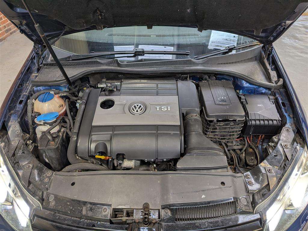 <p>2010 VOLKSWAGEN GOLF R DSG S-A</p>