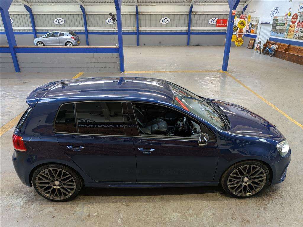 <p>2010 VOLKSWAGEN GOLF R DSG S-A</p>