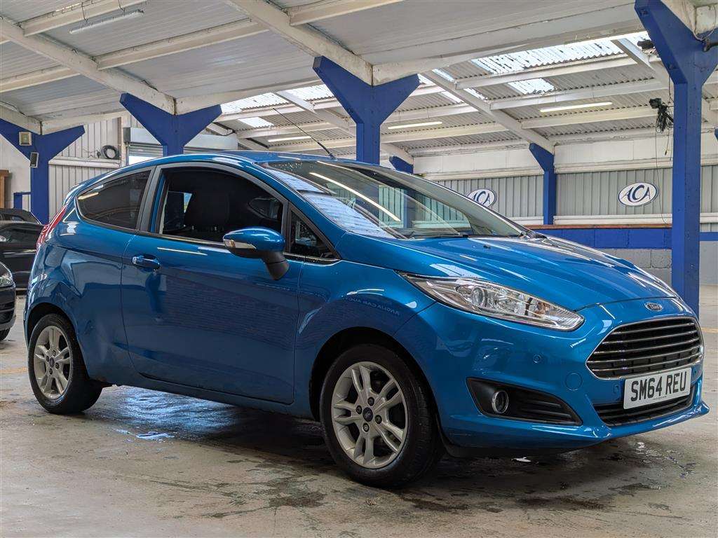 <p>2015 FORD FIESTA ZETEC</p>