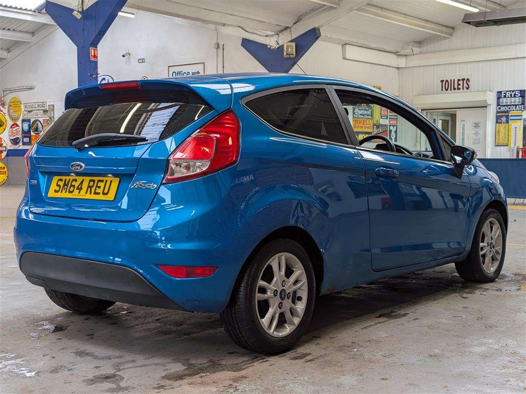<p>2015 FORD FIESTA ZETEC</p>