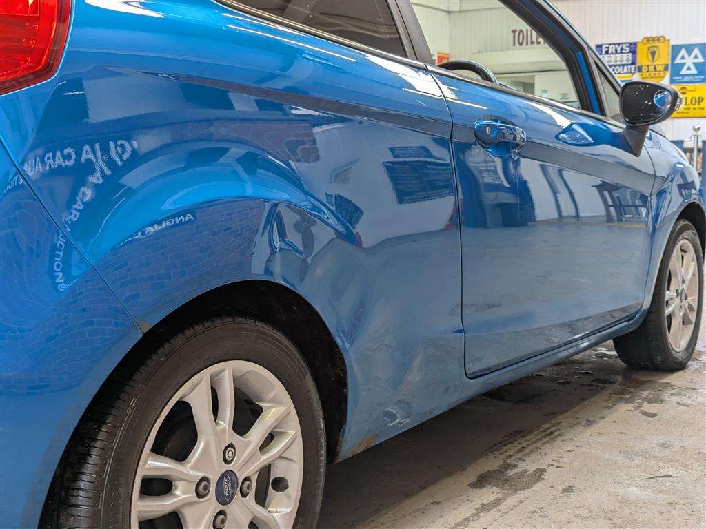 <p>2015 FORD FIESTA ZETEC</p>