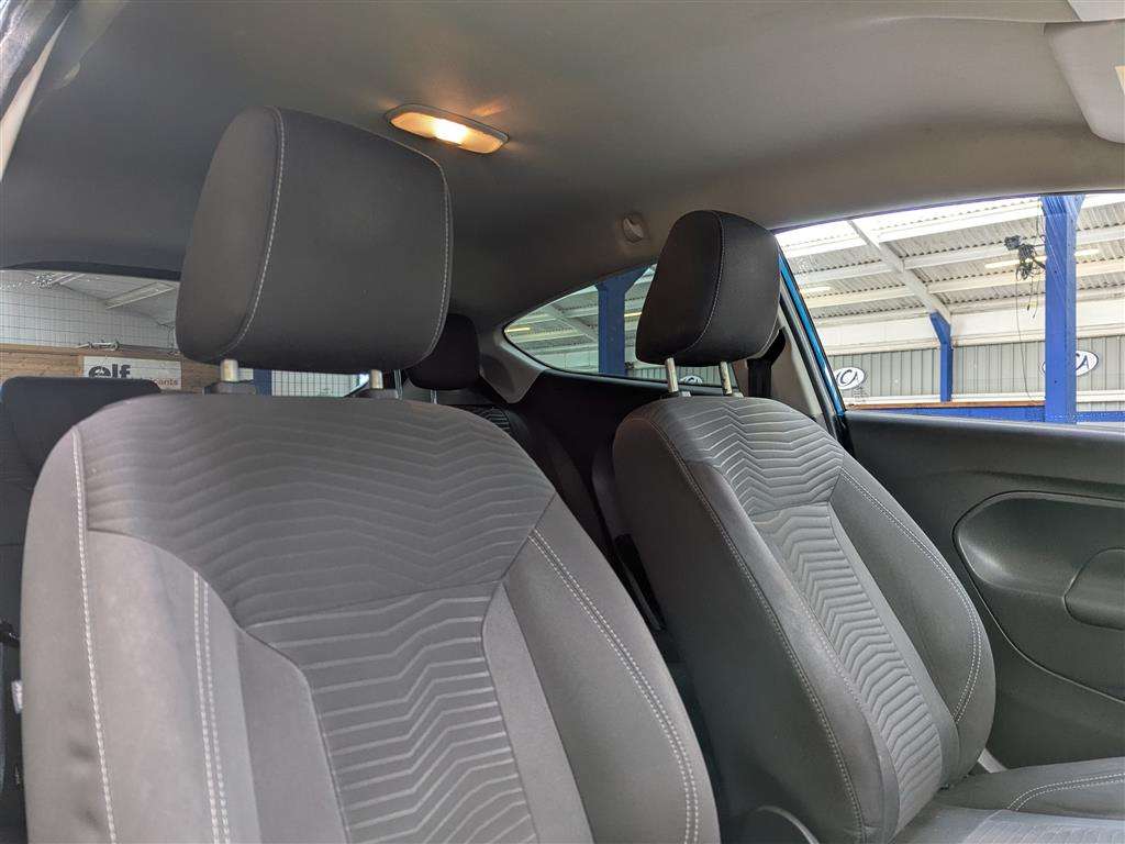 <p>2015 FORD FIESTA ZETEC</p>