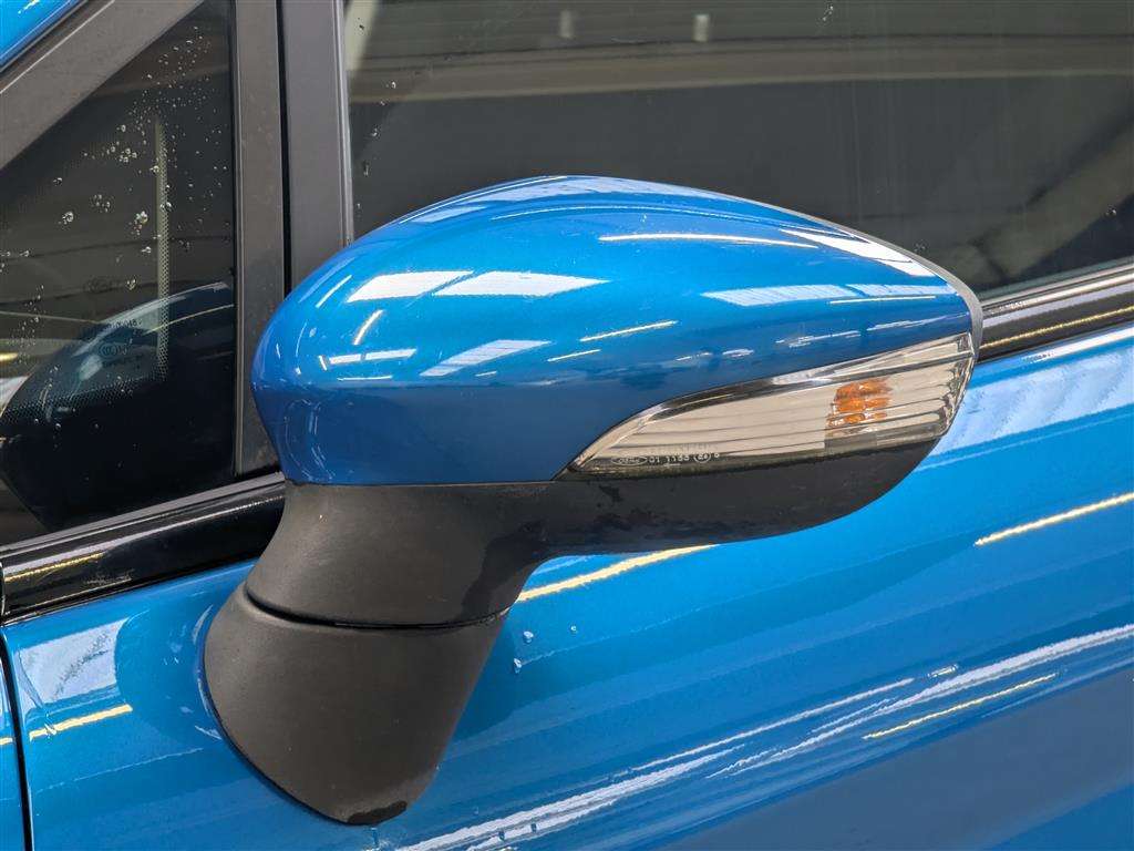 <p>2015 FORD FIESTA ZETEC</p>