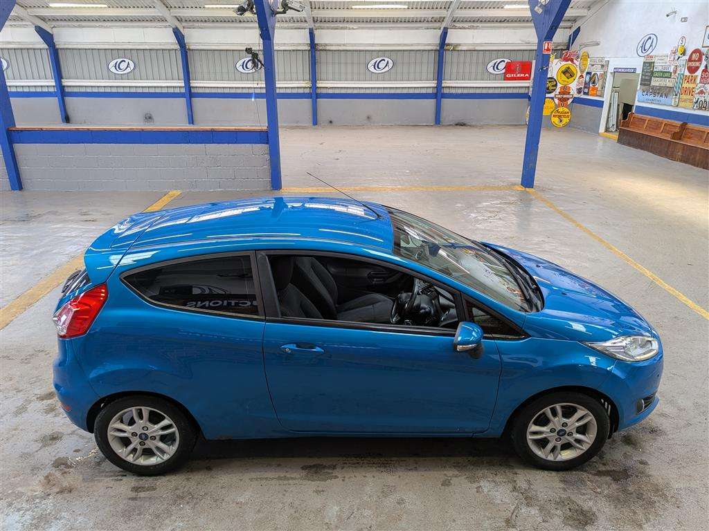 <p>2015 FORD FIESTA ZETEC</p>