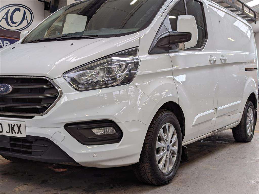 <p>2020 FORD TRANSIT CUSTOM 300LIMITD</p>