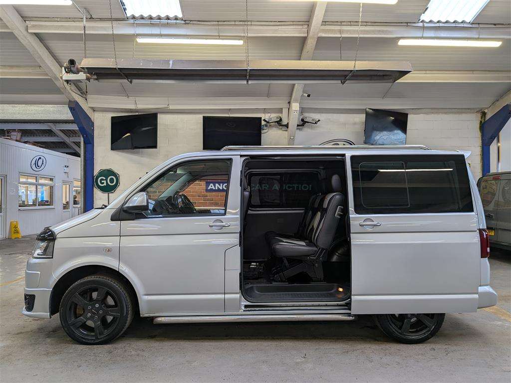 <p>2013 VOLKSWAGEN TRANSP T32 S-LINE TDI180</p>