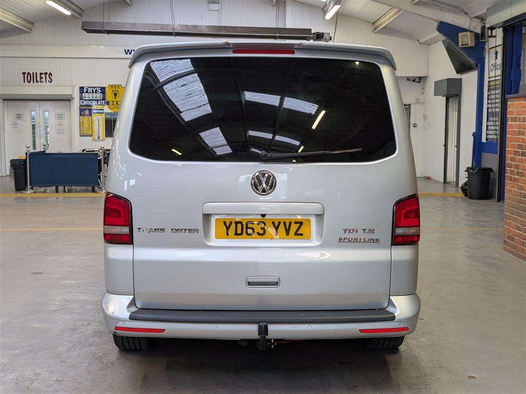 <p>2013 VOLKSWAGEN TRANSP T32 S-LINE TDI180</p>