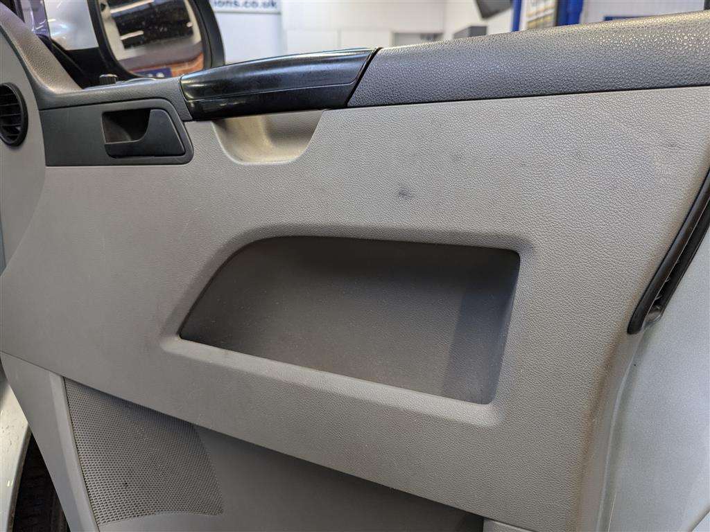 <p>2013 VOLKSWAGEN TRANSP T32 S-LINE TDI180</p>