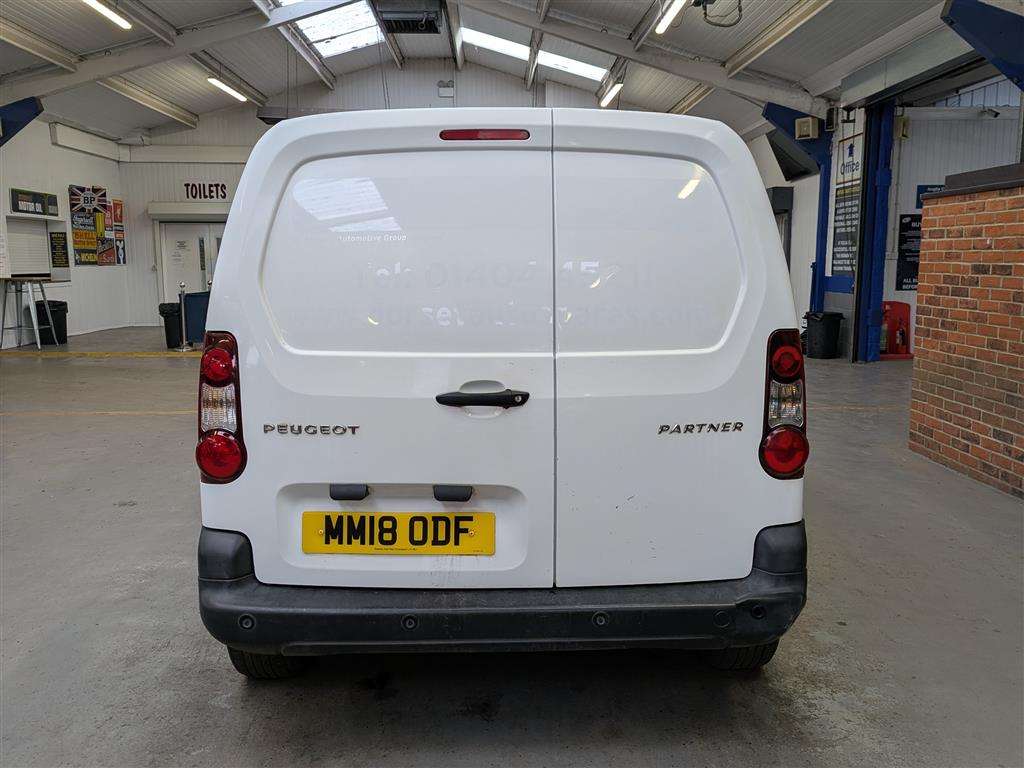 <p>2018 PEUGEOT PARTNER PROFESSION L1 BLU</p>