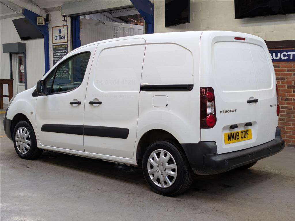 <p>2018 PEUGEOT PARTNER PROFESSION L1 BLU</p>