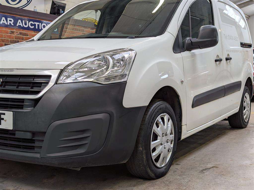 <p>2018 PEUGEOT PARTNER PROFESSION L1 BLU</p>