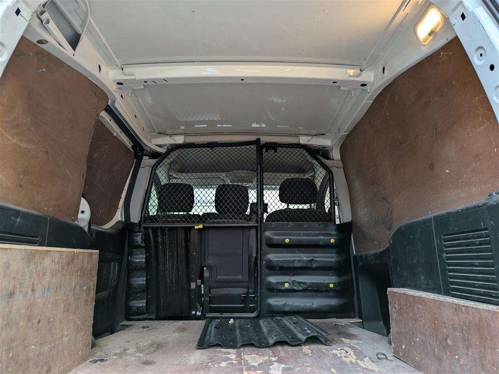 <p>2018 PEUGEOT PARTNER PROFESSION L1 BLU</p>