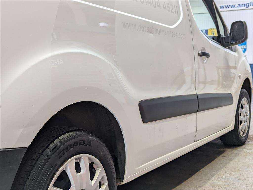 <p>2018 PEUGEOT PARTNER PROFESSION L1 BLU</p>