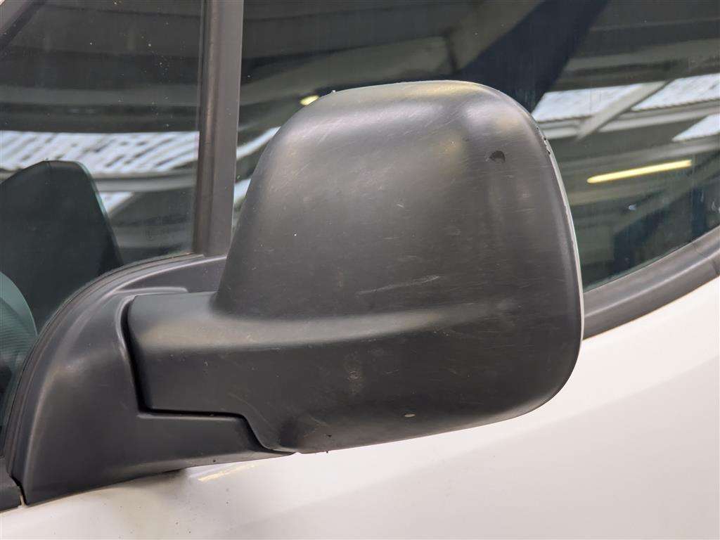 <p>2018 PEUGEOT PARTNER PROFESSION L1 BLU</p>