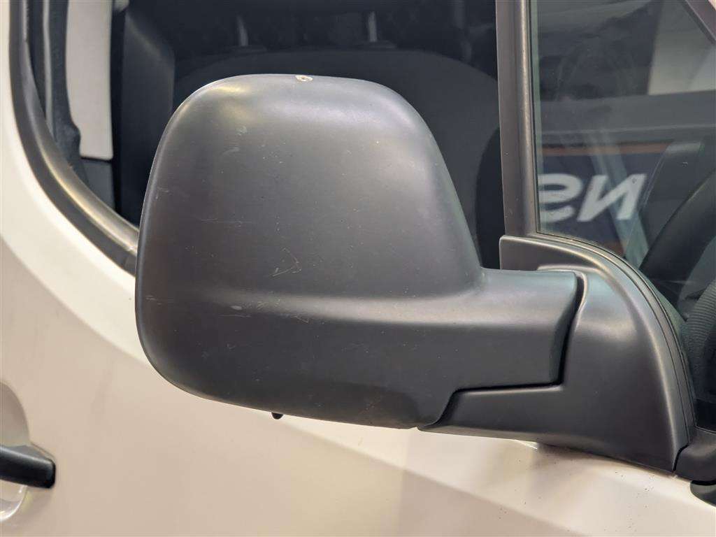 <p>2018 PEUGEOT PARTNER PROFESSION L1 BLU</p>