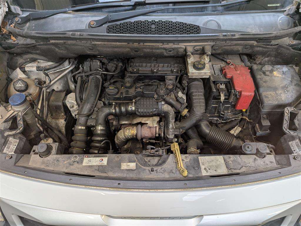 <p>2018 PEUGEOT PARTNER PROFESSION L1 BLU</p>