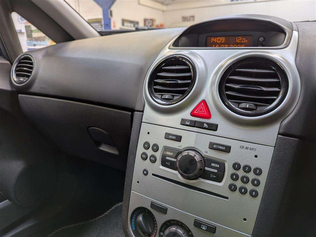 <p>2013 VAUXHALL CORSA S ECOFLEX</p>