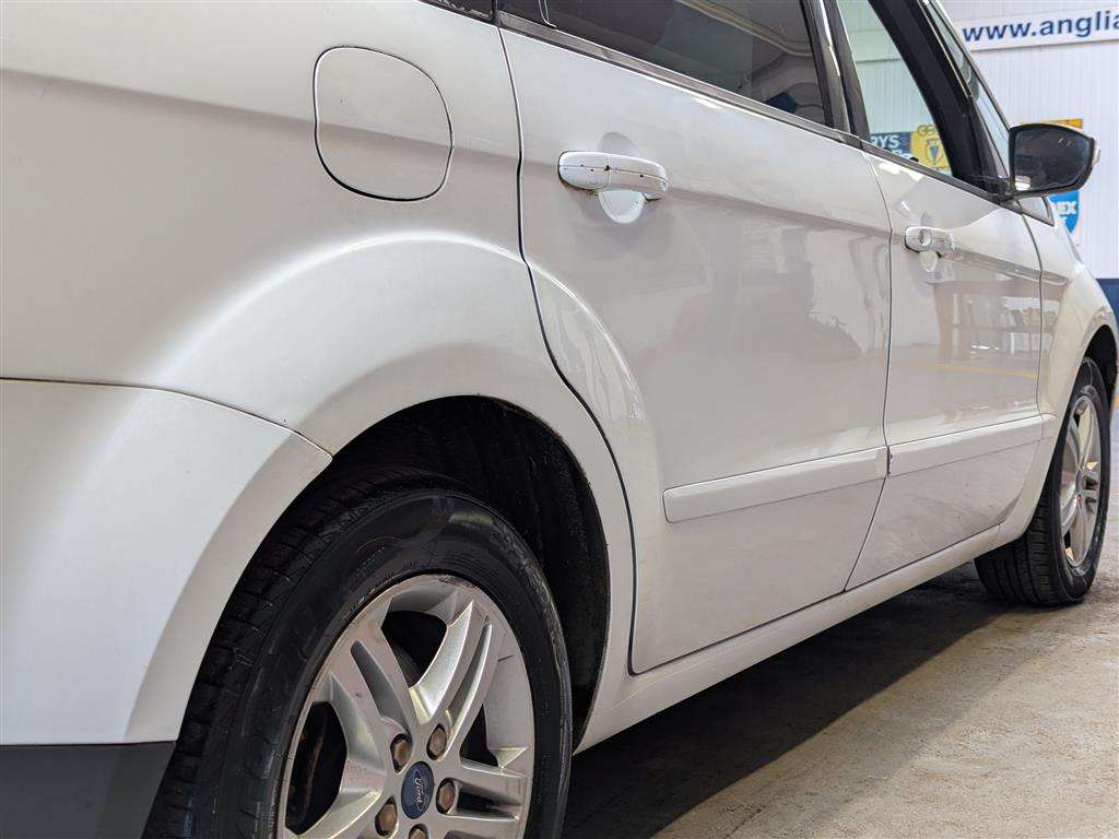 <p>2013 FORD GALAXY ZETEC TDCI</p>