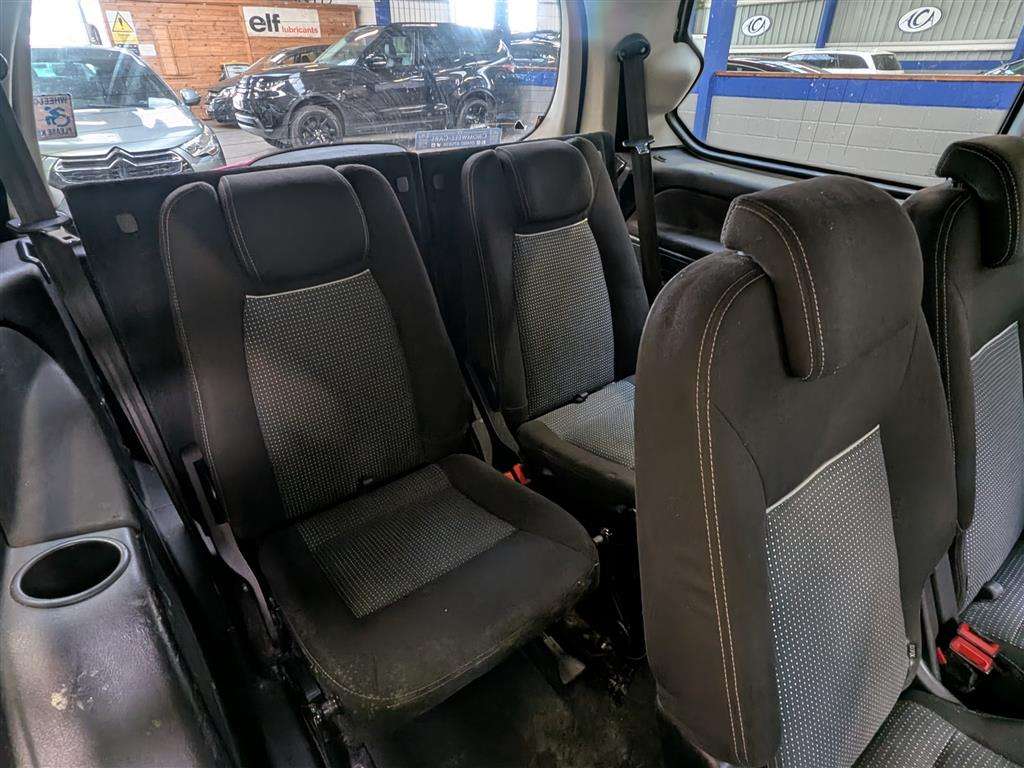 <p>2013 FORD GALAXY ZETEC TDCI</p>