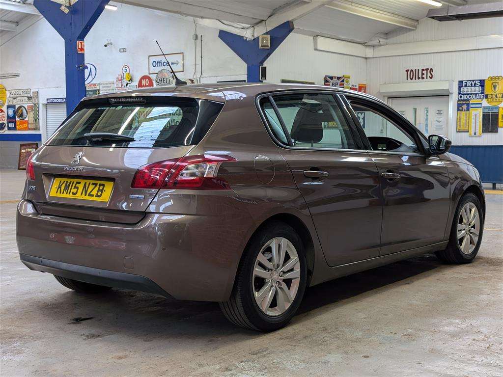 <p>2015 PEUGEOT 308 ACTIVE BLUE HDI</p>