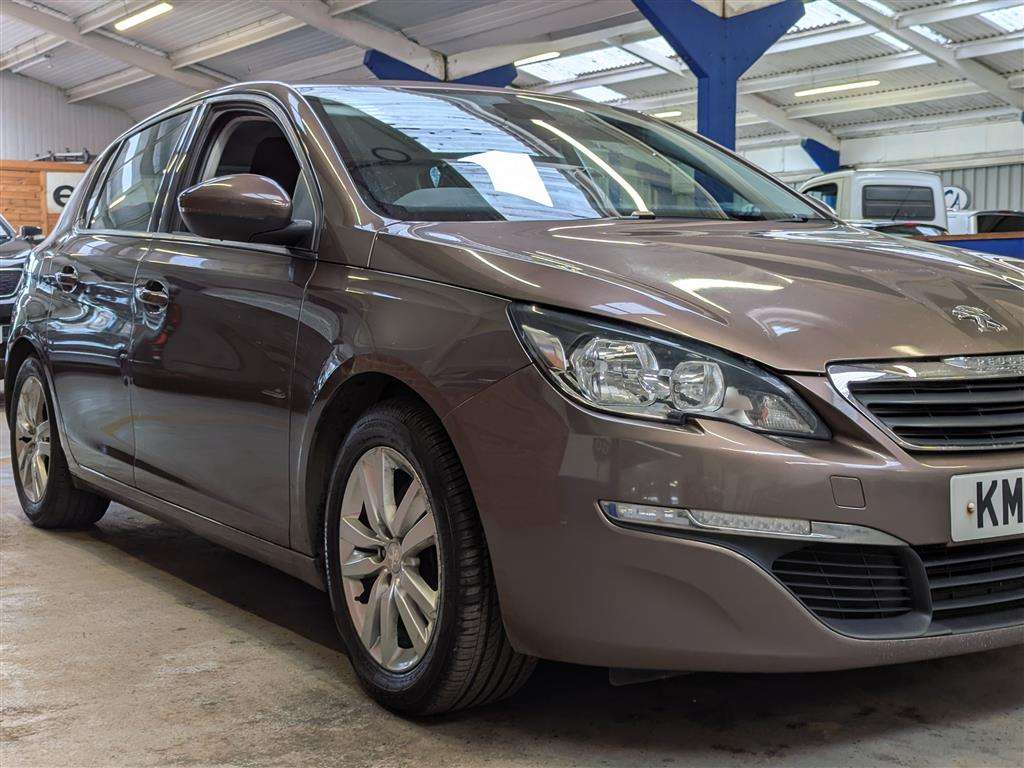 <p>2015 PEUGEOT 308 ACTIVE BLUE HDI</p>