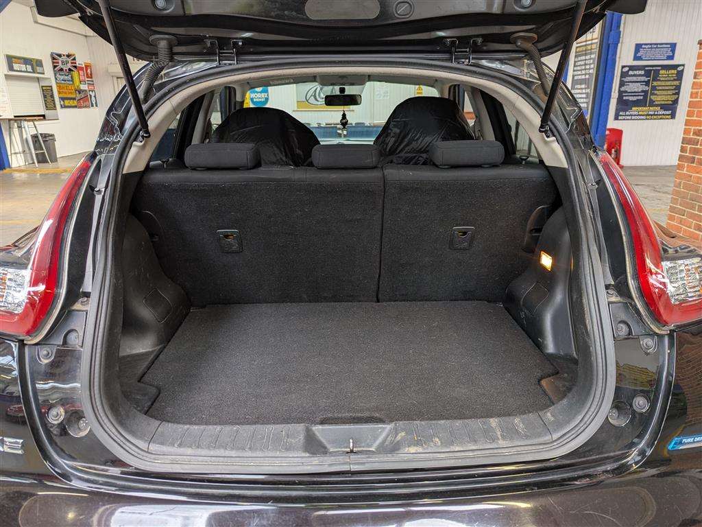 <p>2015 NISSAN JUKE ACENTA DCI</p>