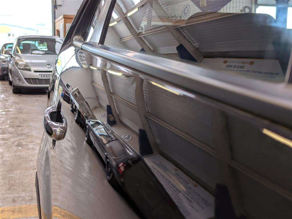 <p>2013 KIA SORENTO KX-1 CRDI 4X4</p>