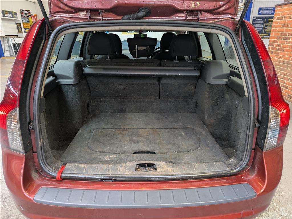 <p>2009 VOLVO V50 S D</p>