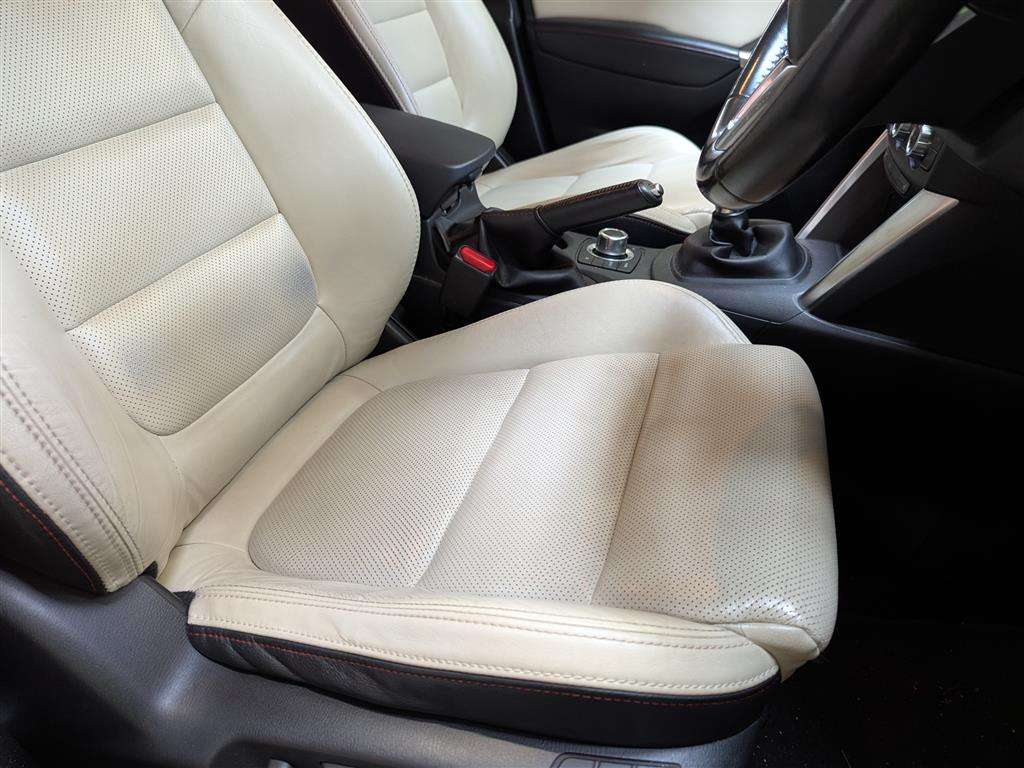 <p>2014 MAZDA CX-5 SPORT NAV D 4X4</p>