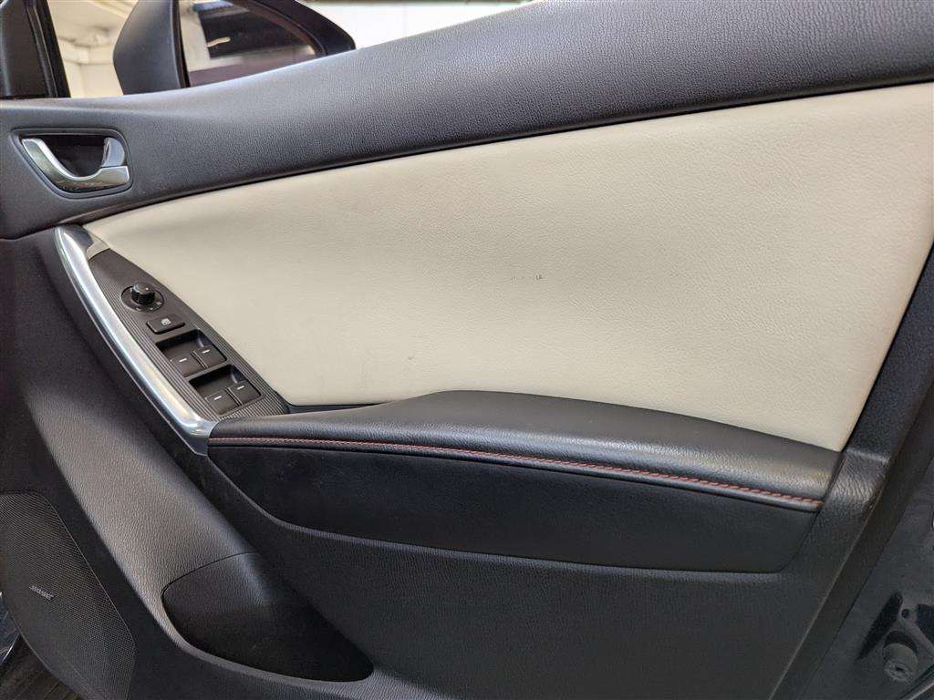 <p>2014 MAZDA CX-5 SPORT NAV D 4X4</p>